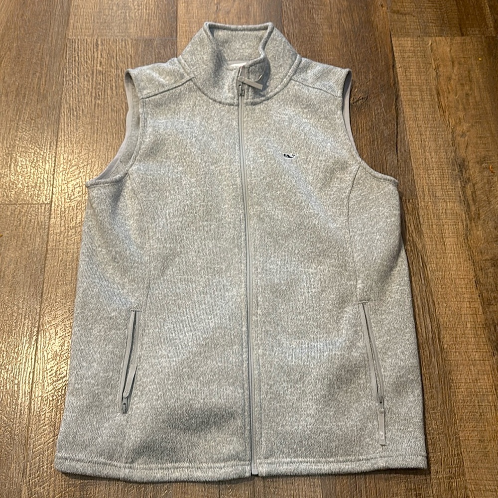 Vineyard Vines vest never been worn!